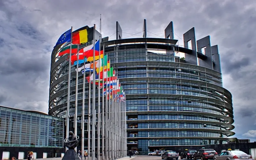 Directivă europeană impune noi reguli salariale în România