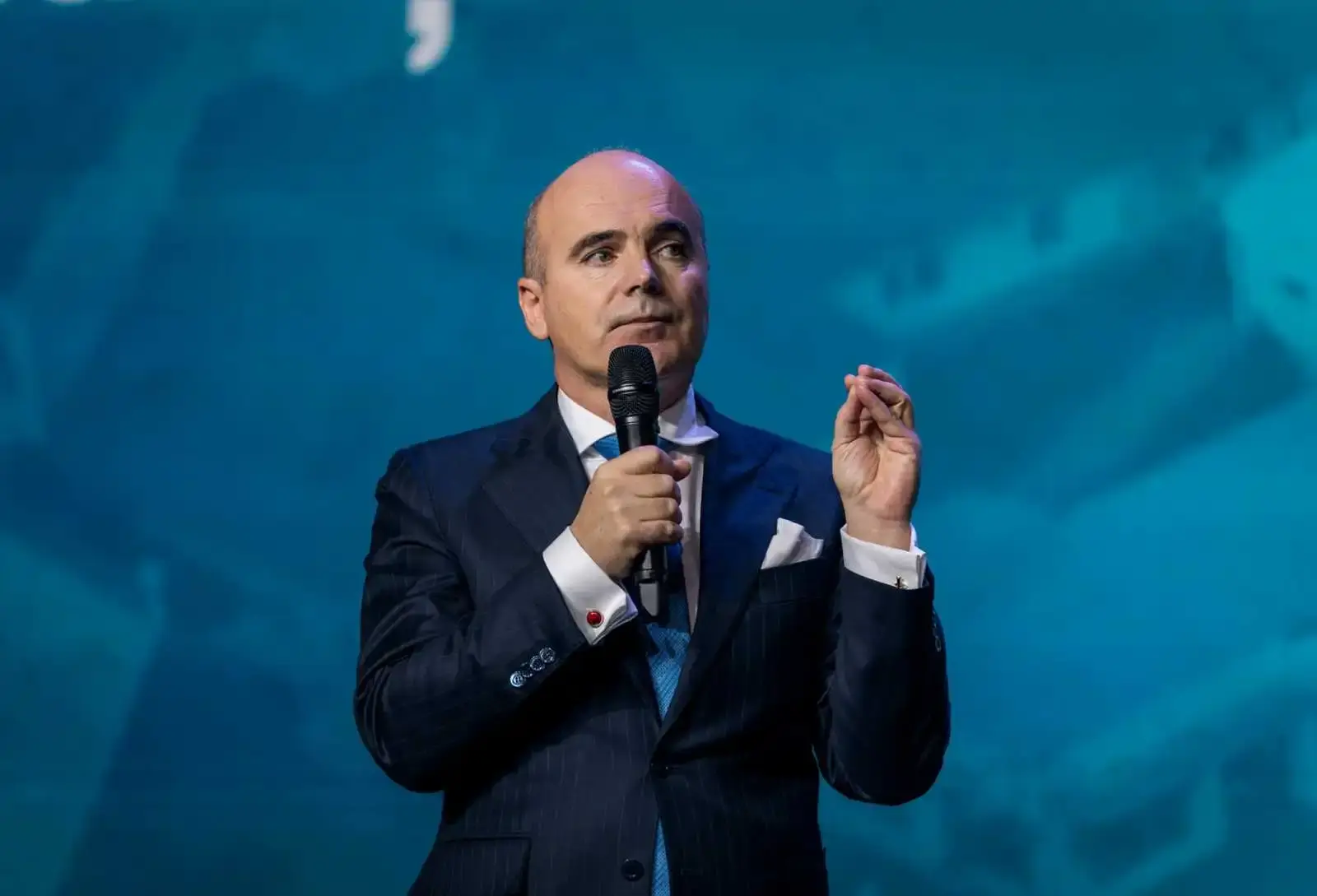 Fără trădători în partid: PNL cere demisia a cinci lideri, amenințând cu excluderea după decizia Congresului extraordinar