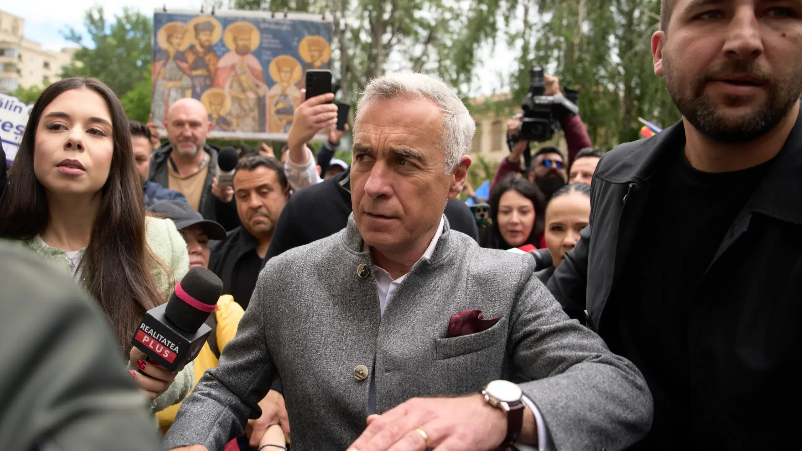 Georgescu cere parlamentarilor să respingă Guvernul Veștea cu o zi înainte de votul de învestitură