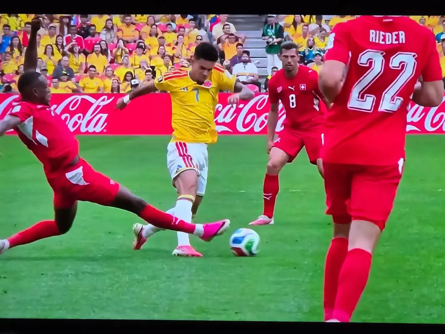 Elveția trece de Columbia la penalty-uri și va înfrunta Argentina
