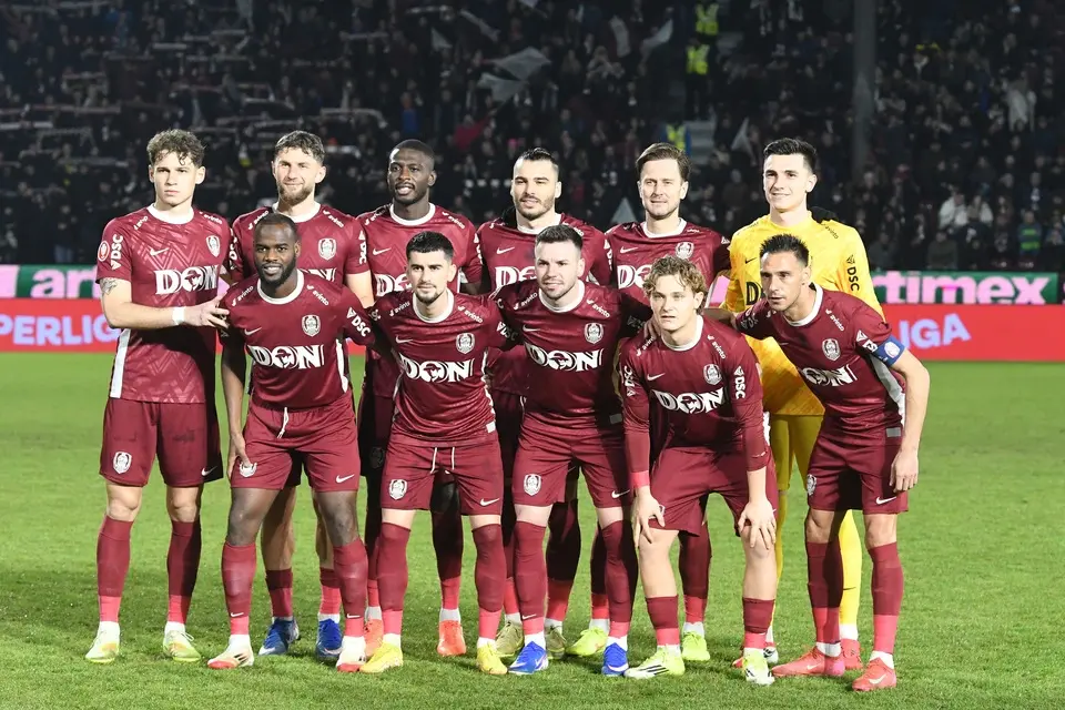 CFR Cluj vinde un fundaș cu 300.000 de euro, antrenorul anunță noi plecări