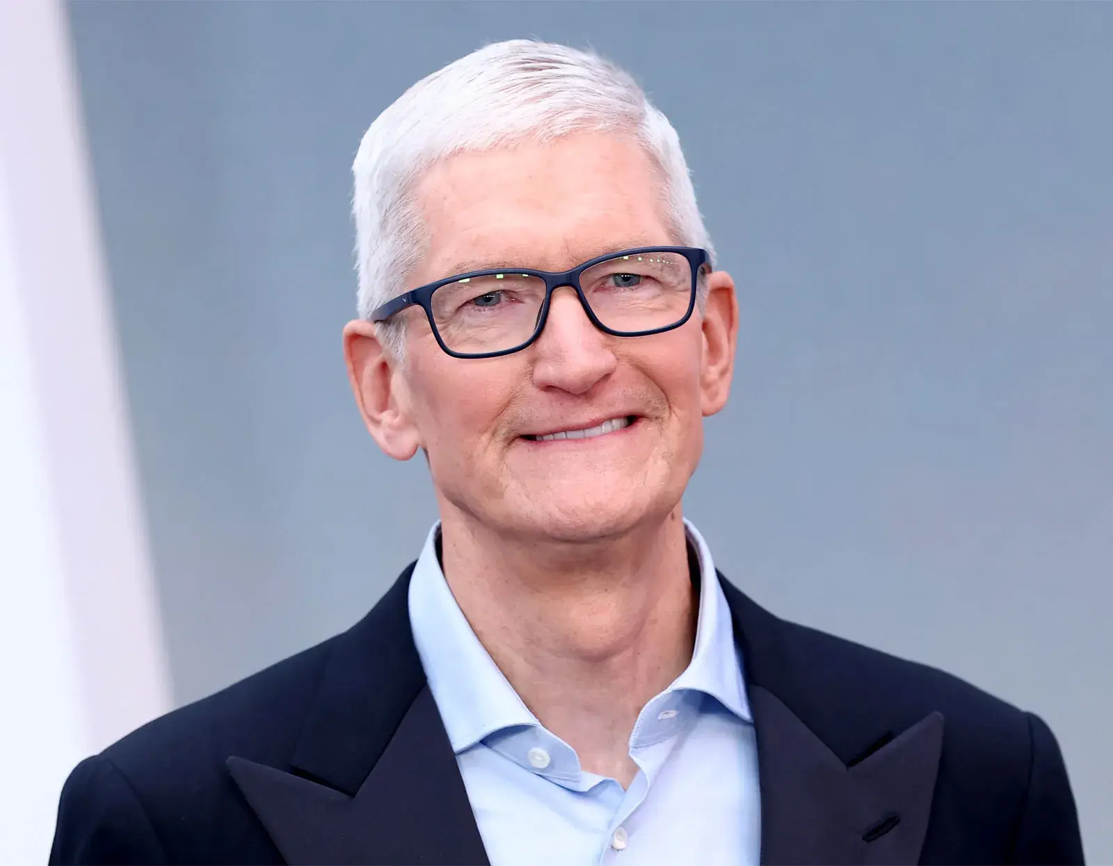 Tim Cook părăsește șefia Apple după 15 ani, Ternus preia compania de 4500 miliarde dolari