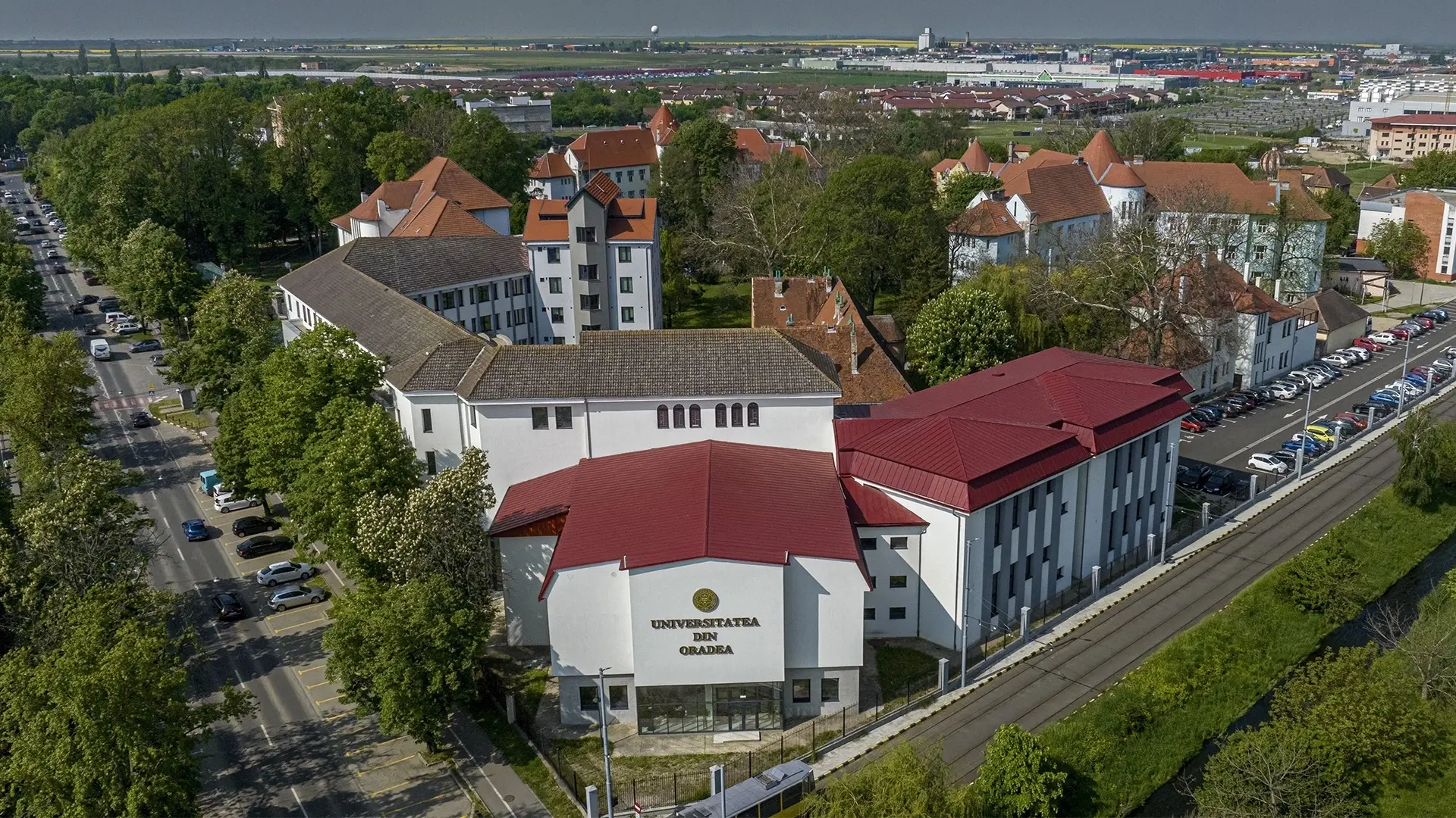 Săptămâna Bobocilor la Universitatea din Oradea: activități academice și sociale pentru noii studenți