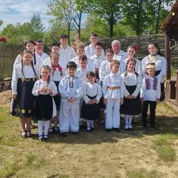 Ciolt găzduiește a șaptea ediție a festivalului 'Florile Chioarului' pentru tinerii talente folclorice