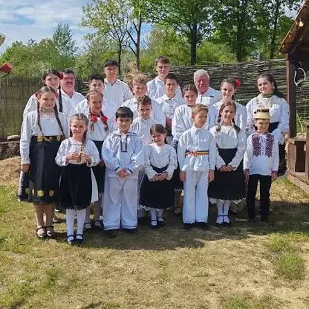 Ciolt găzduiește a șaptea ediție a festivalului 'Florile Chioarului' pentru tinerii talente folclorice