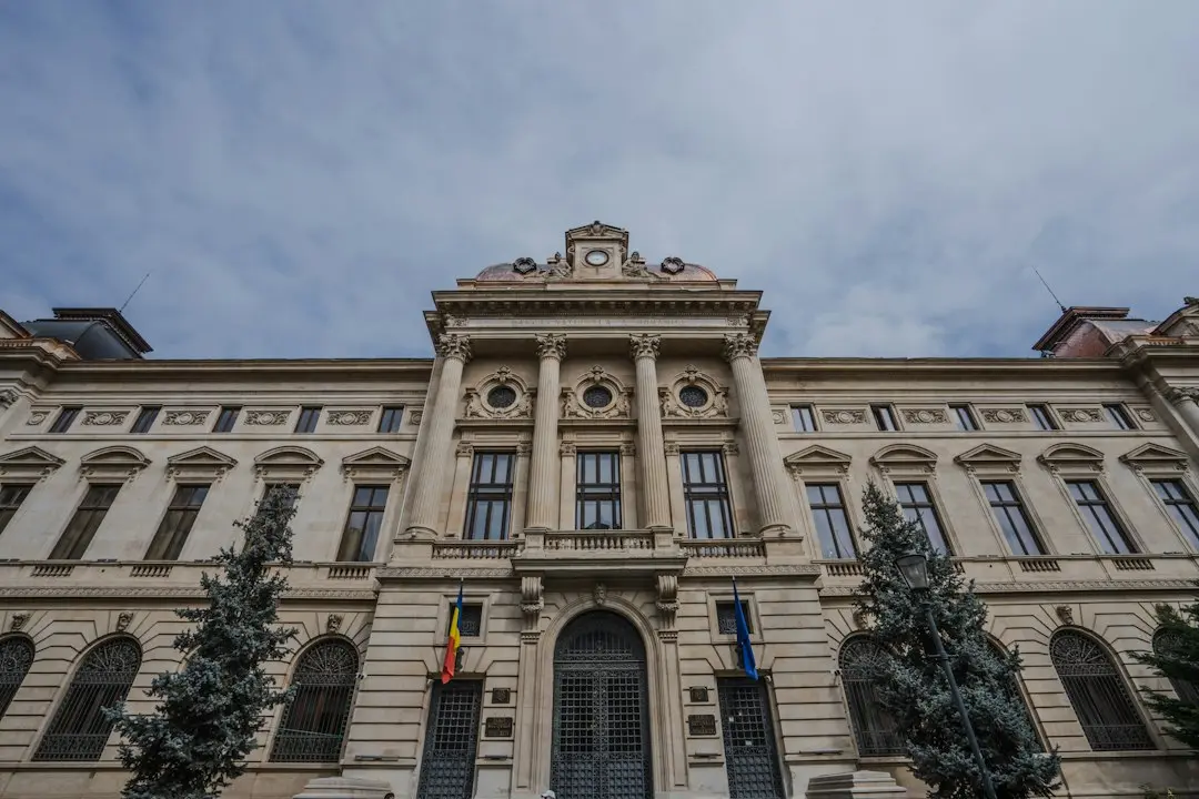 Simion critică discuțiile private ale lui Grindeanu cu parlamentarii AUR